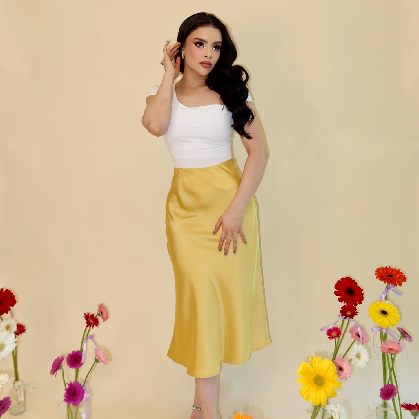 FALDA SATIN AMARILLA