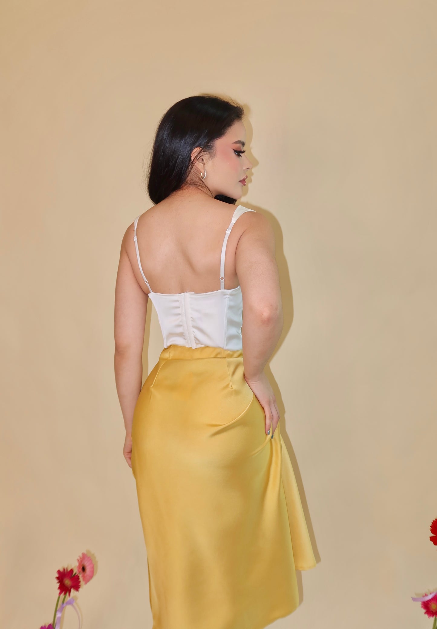 FALDA SATIN AMARILLA