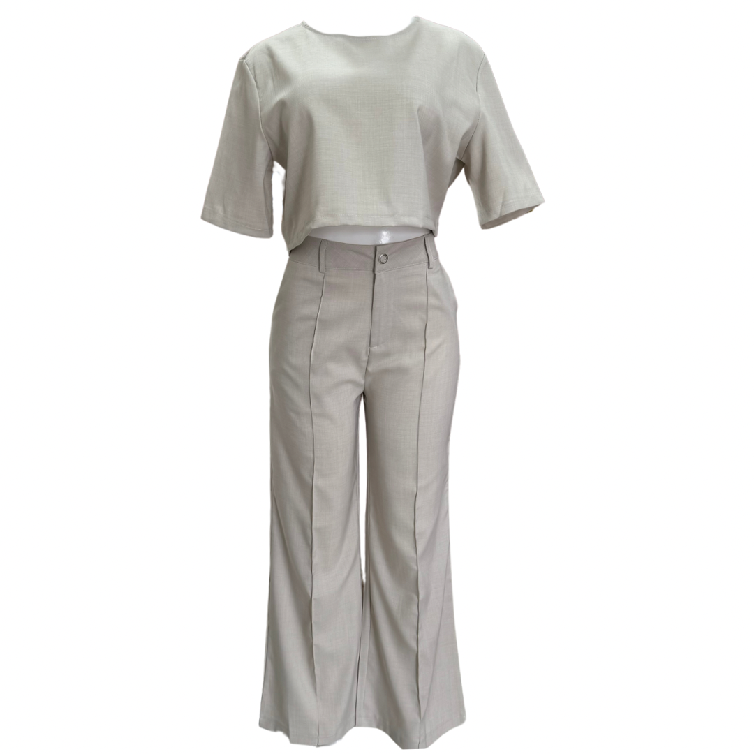 CONJUNTO BEIGE BLUSA CORTA