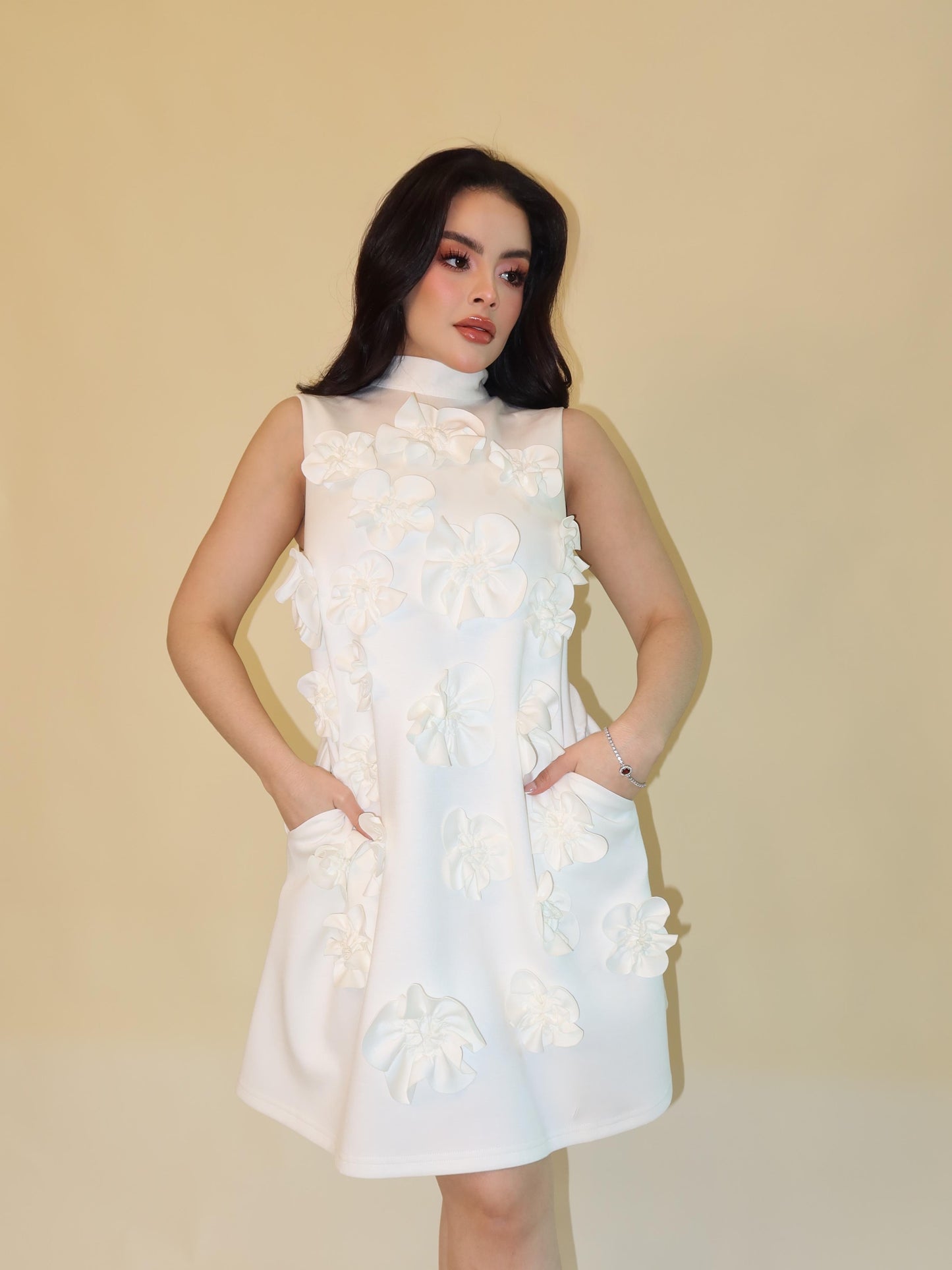 VESTIDO BLANCO FLORES 3D