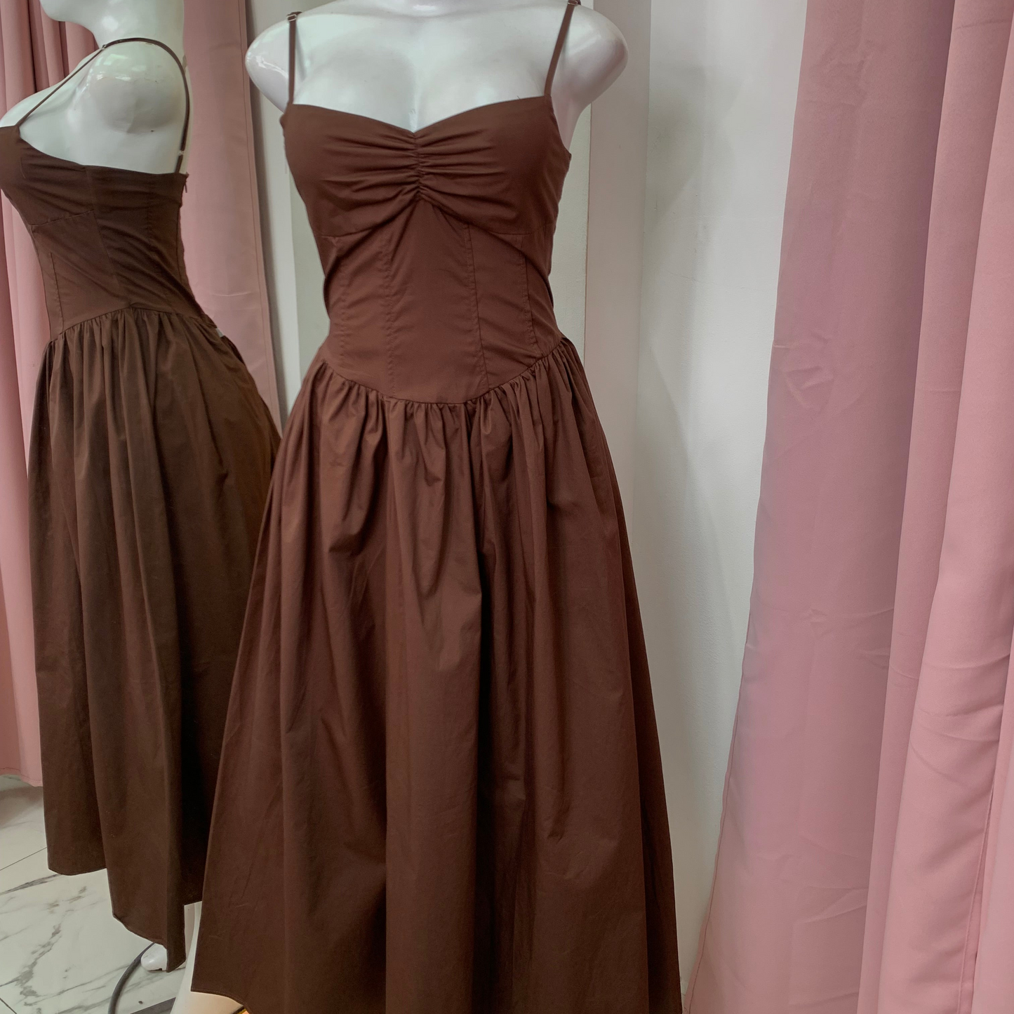 VESTIDO MIDI BEATRIZ CAFÉ