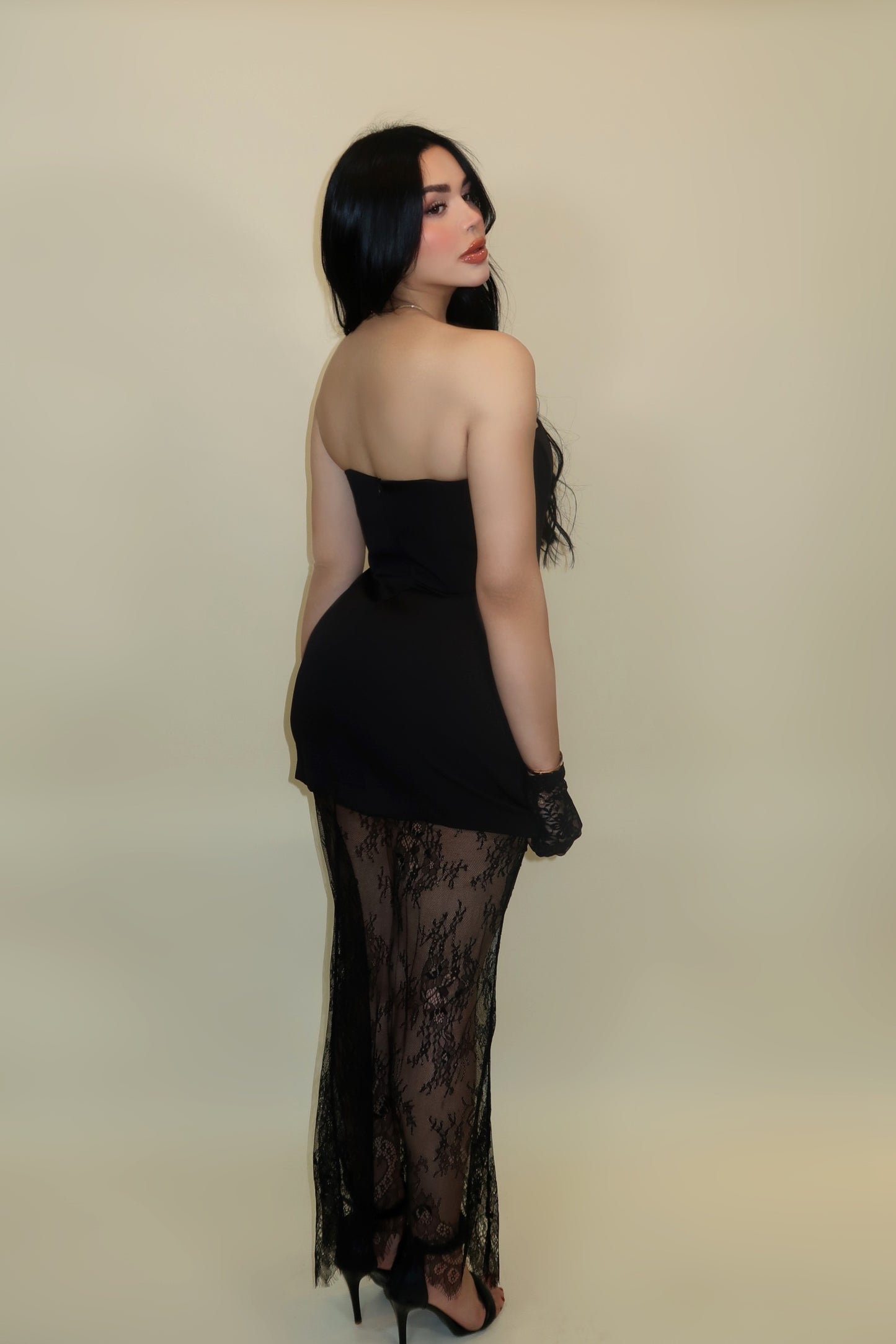 VESTIDO ROMINA CON ENCAJE NEGRO