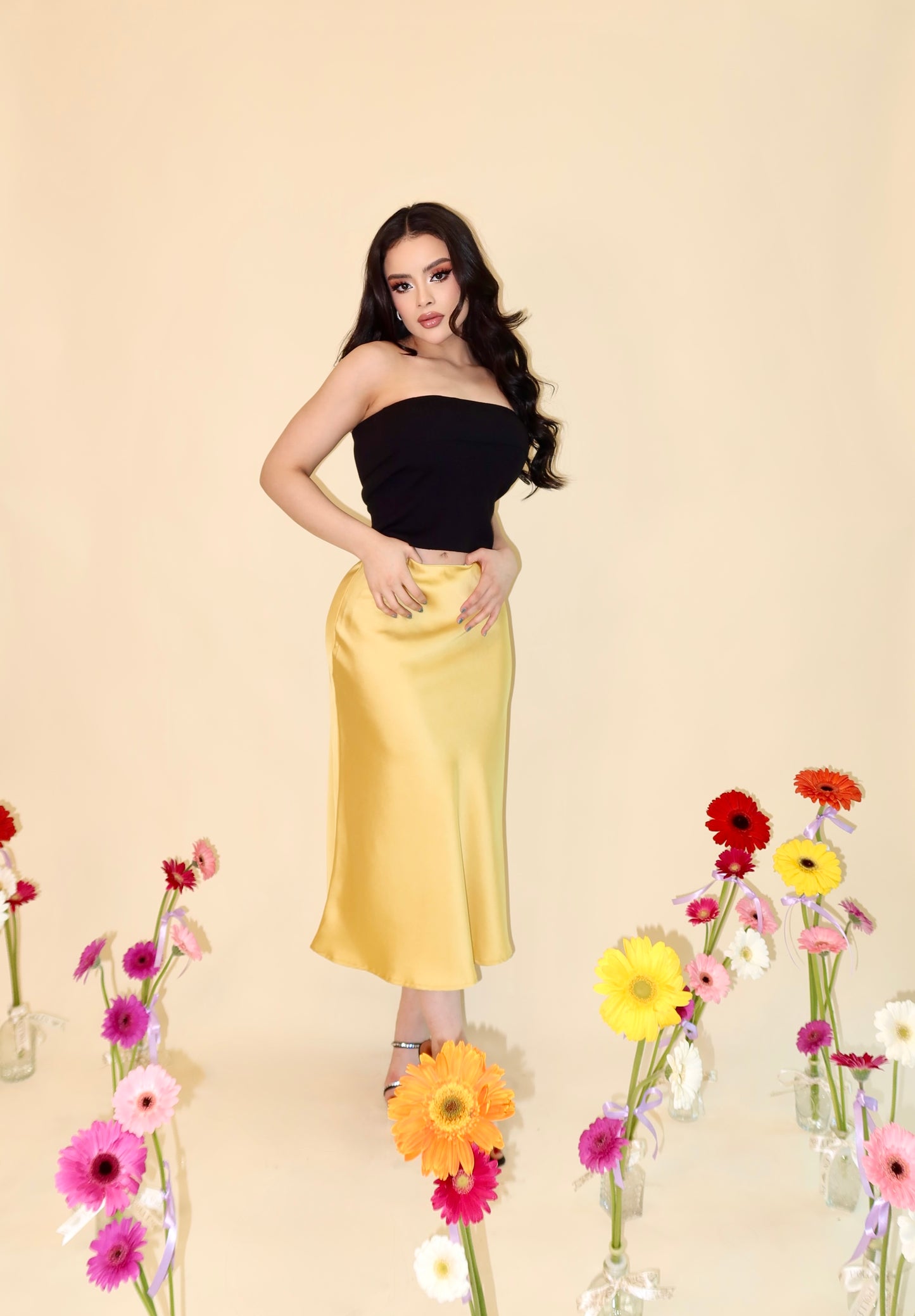 FALDA SATIN AMARILLA