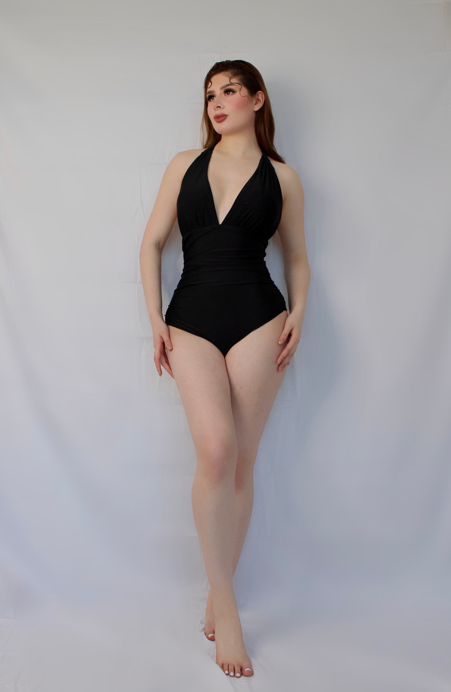 MONOKINI NEGRO CON ESCOTE ATRÁS Y NUDO