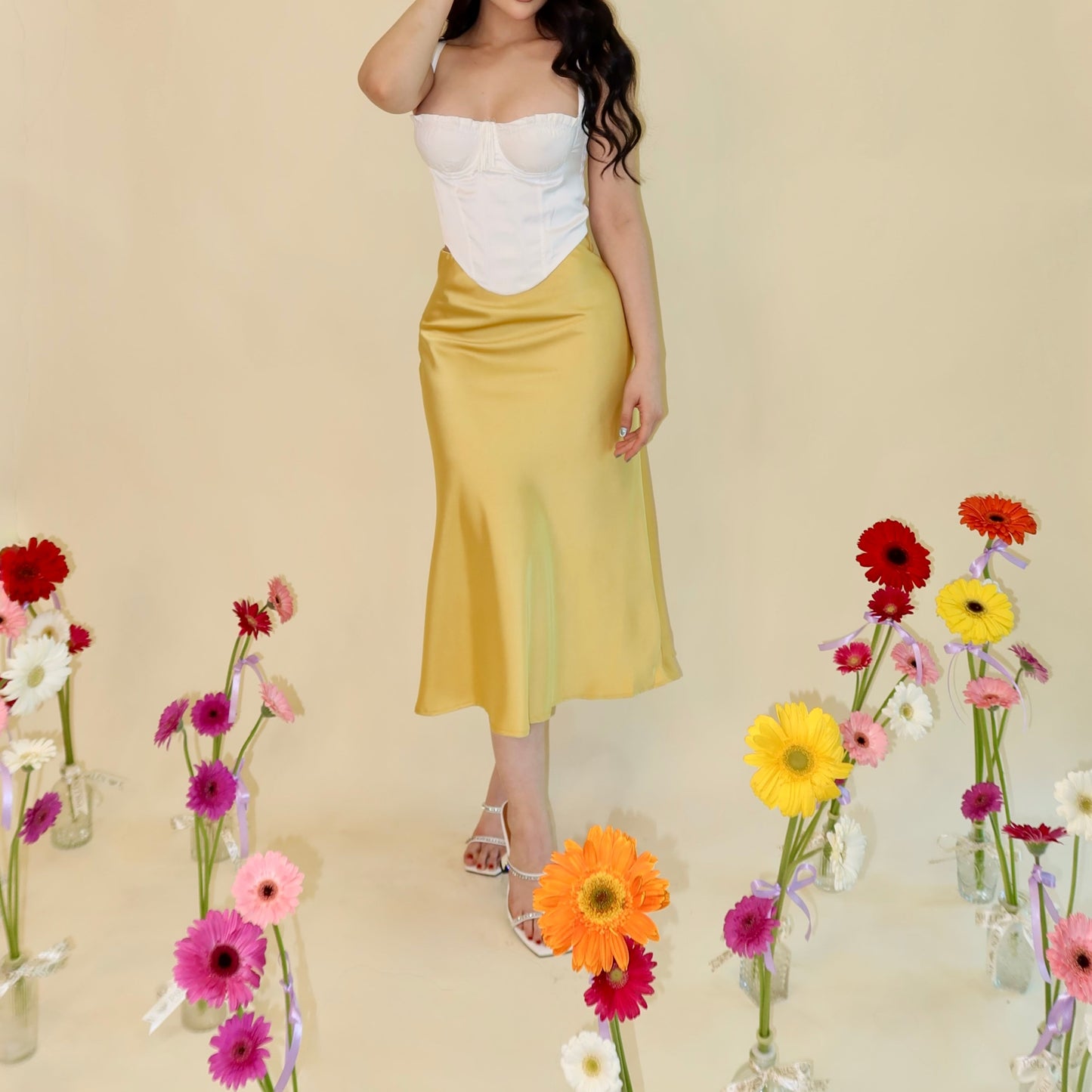 FALDA SATIN AMARILLA