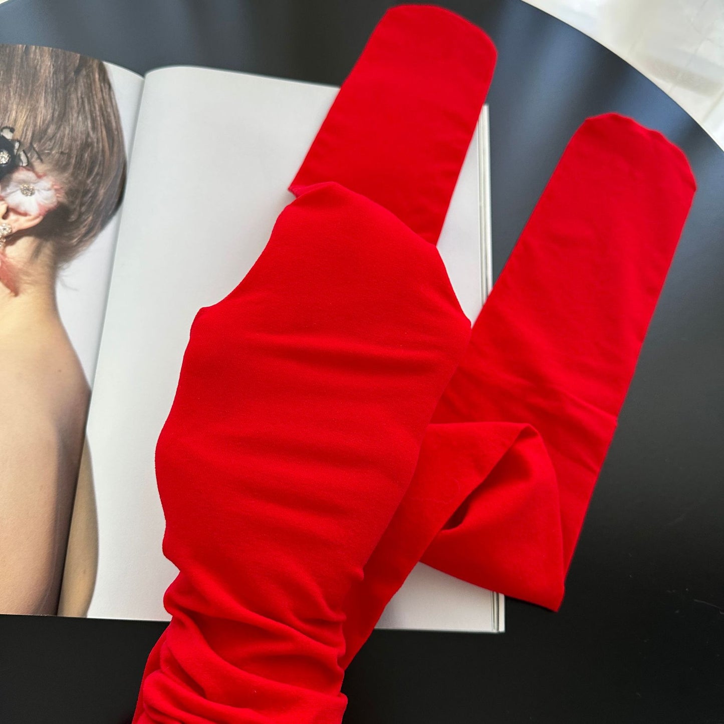 MEDIAS SEMI- TRANSPARENTES ROJAS UNITALLA