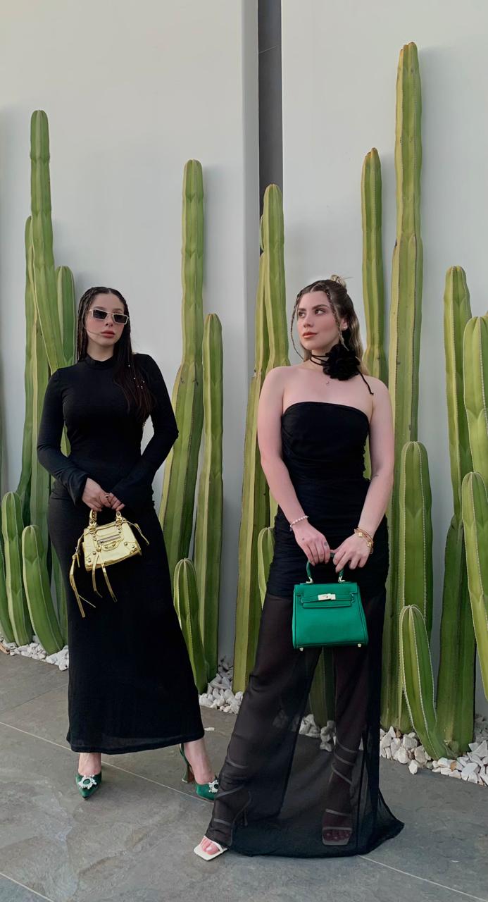 VESTIDO ESCOTE EN ESPALDA