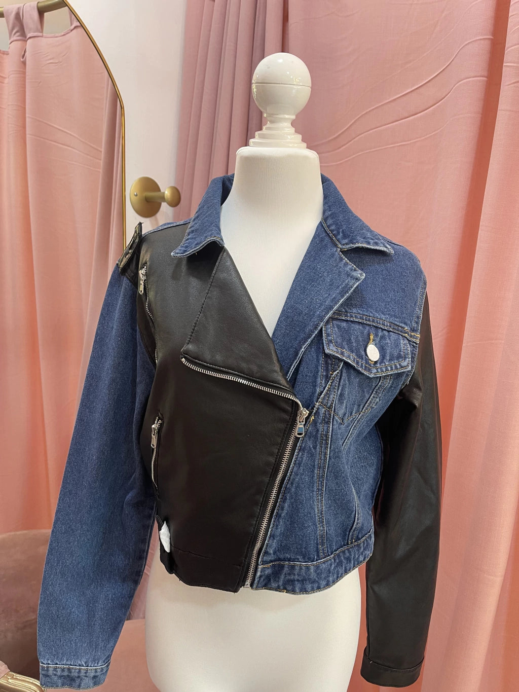 CHAMARRA MZC CON CUERO NEGRO