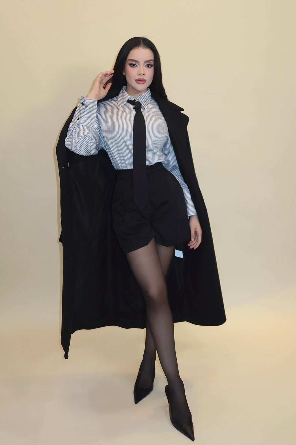 GABARDINA NEGRA OVERSIZE