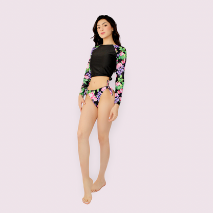 BIKINI MANGA LARGA NEGRO CON FLORES ROSAS Y LILAS