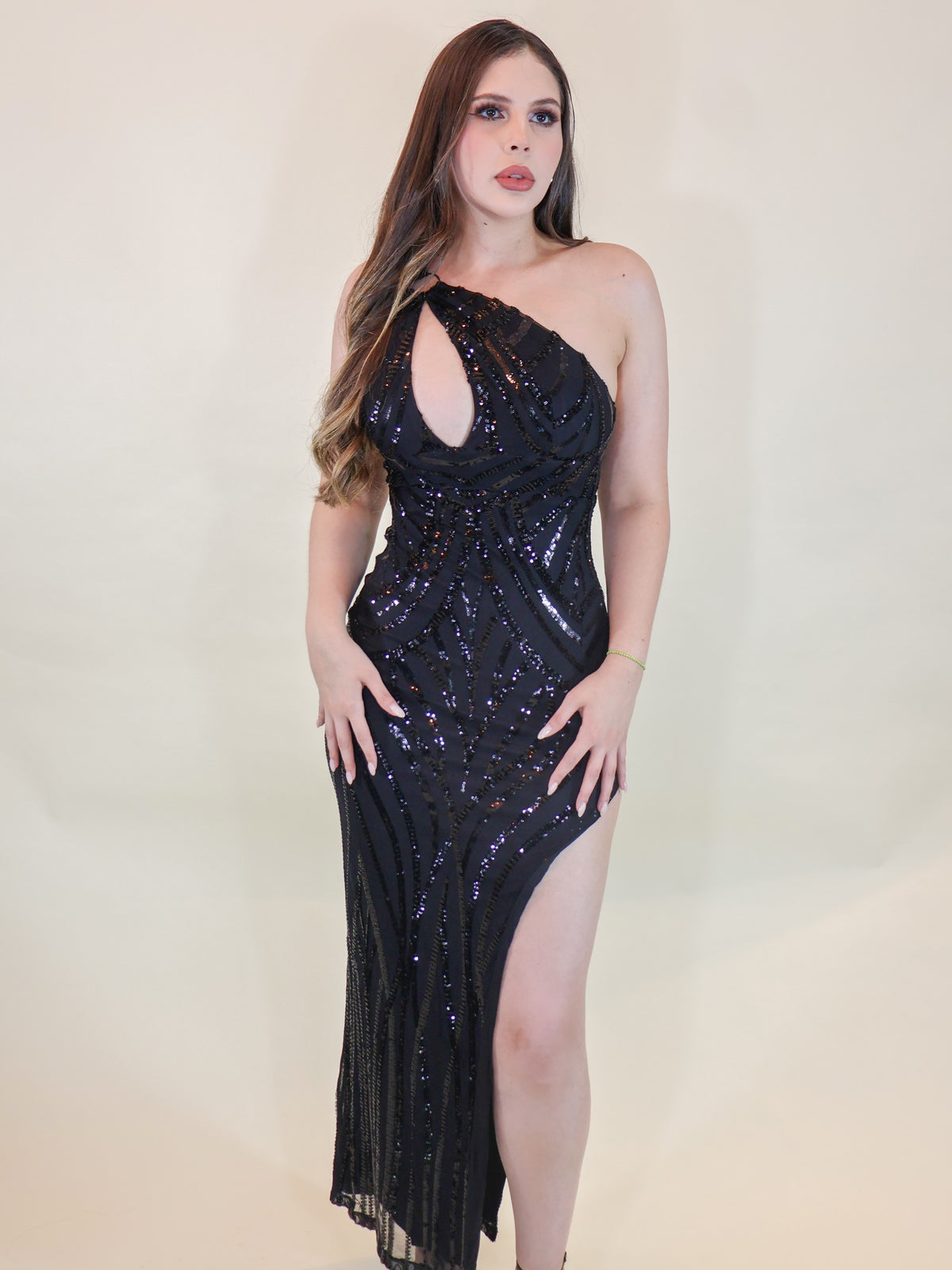 VESTIDO LUCIANA MAXI BLACK LENTEJUELAS