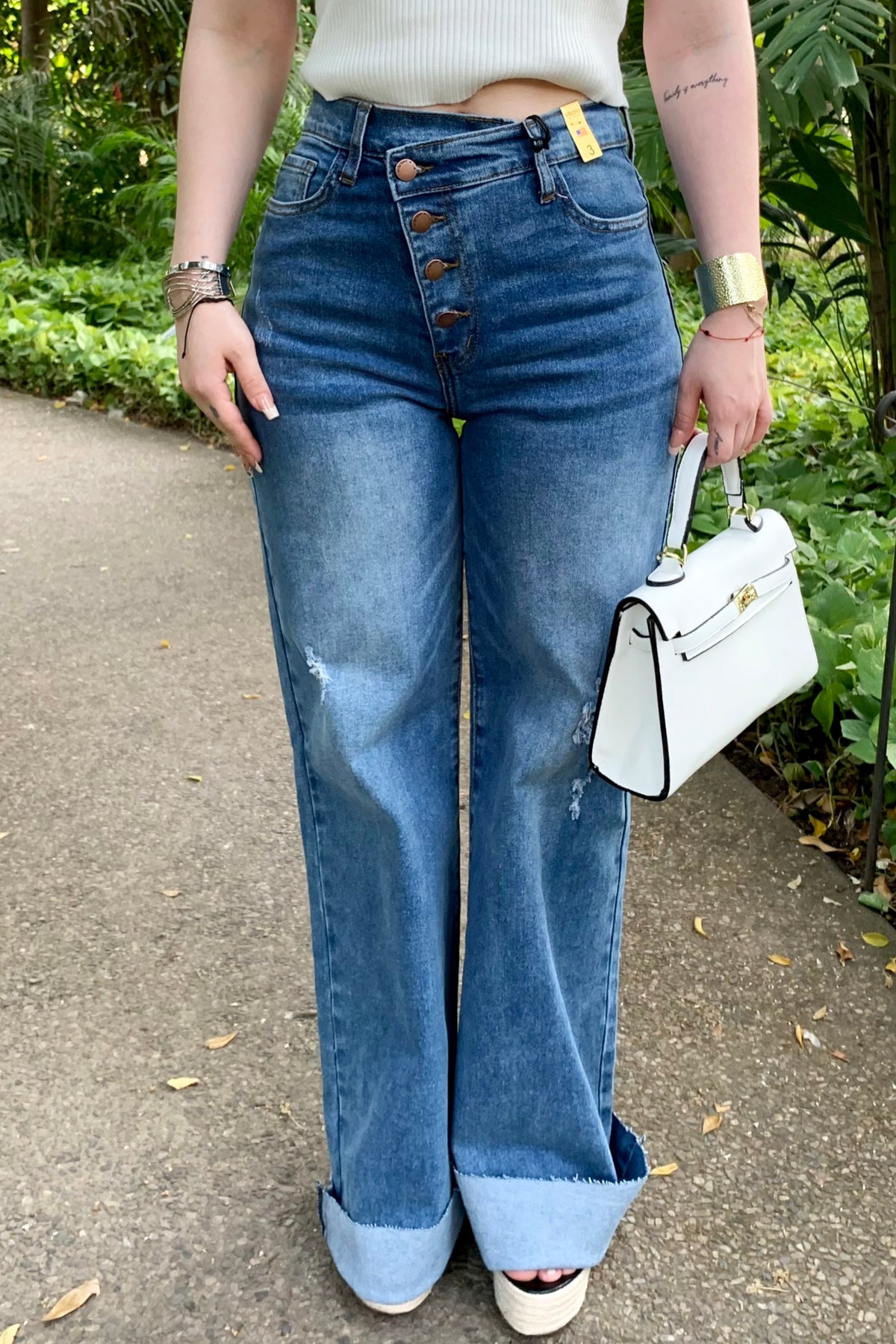 PANTALON VIBRANT BOTONES ASIMETRICOS
