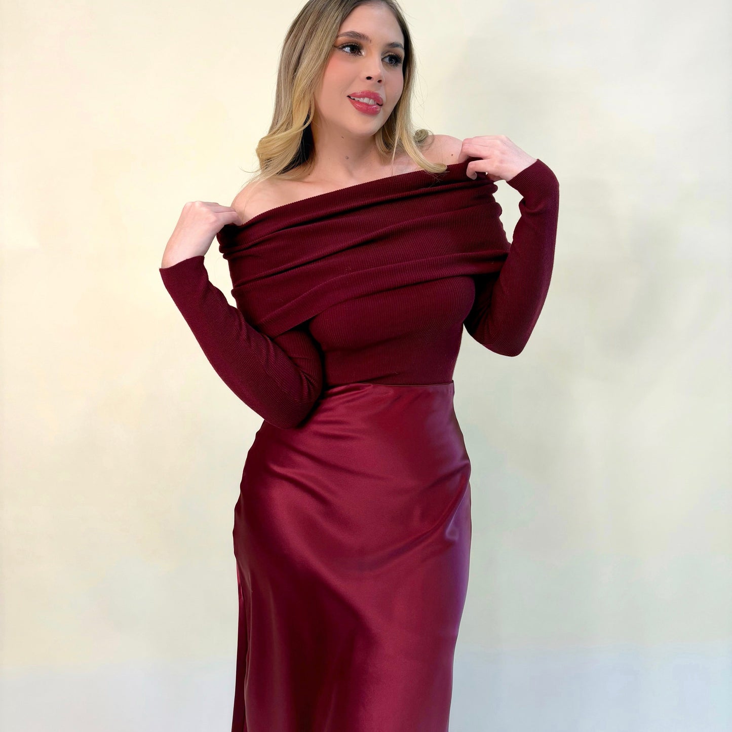 BLUSA A LOS HOMBROS BURGUNDY