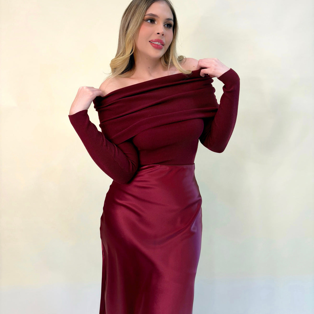 BLUSA A LOS HOMBROS BURGUNDY