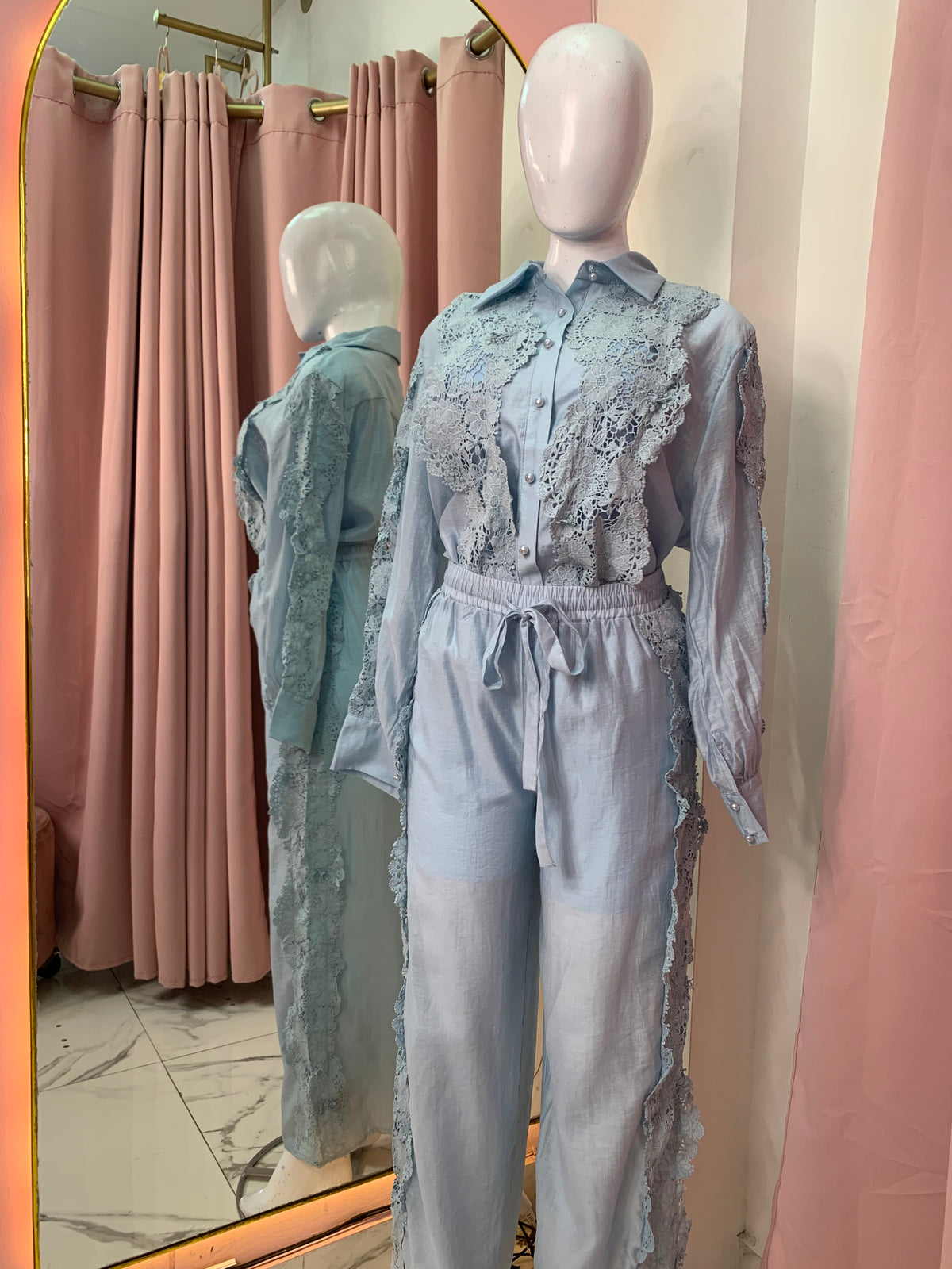 GENEVIEVE  BABY BLUE COTTON + SEDA SET PANTALON + CAMISA