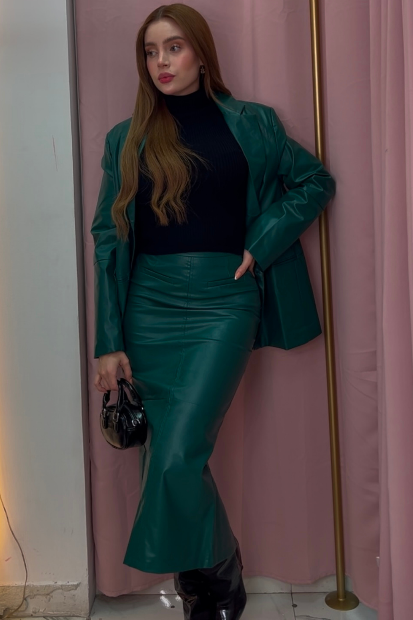 CONJUNTO VERDE EFECTO PIEL