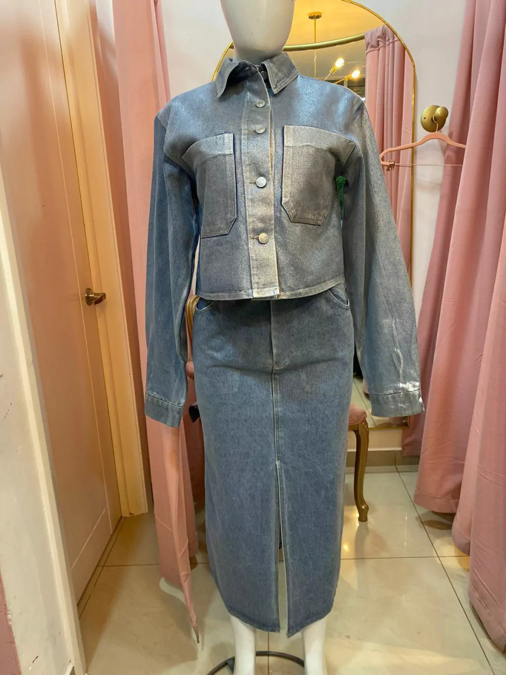 CONJUNTO CHAMARRA + FALDA MZC METALIZADA"