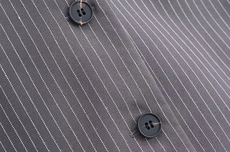 SET CHALECO + PANTALÓN GRIS DE RAYAS