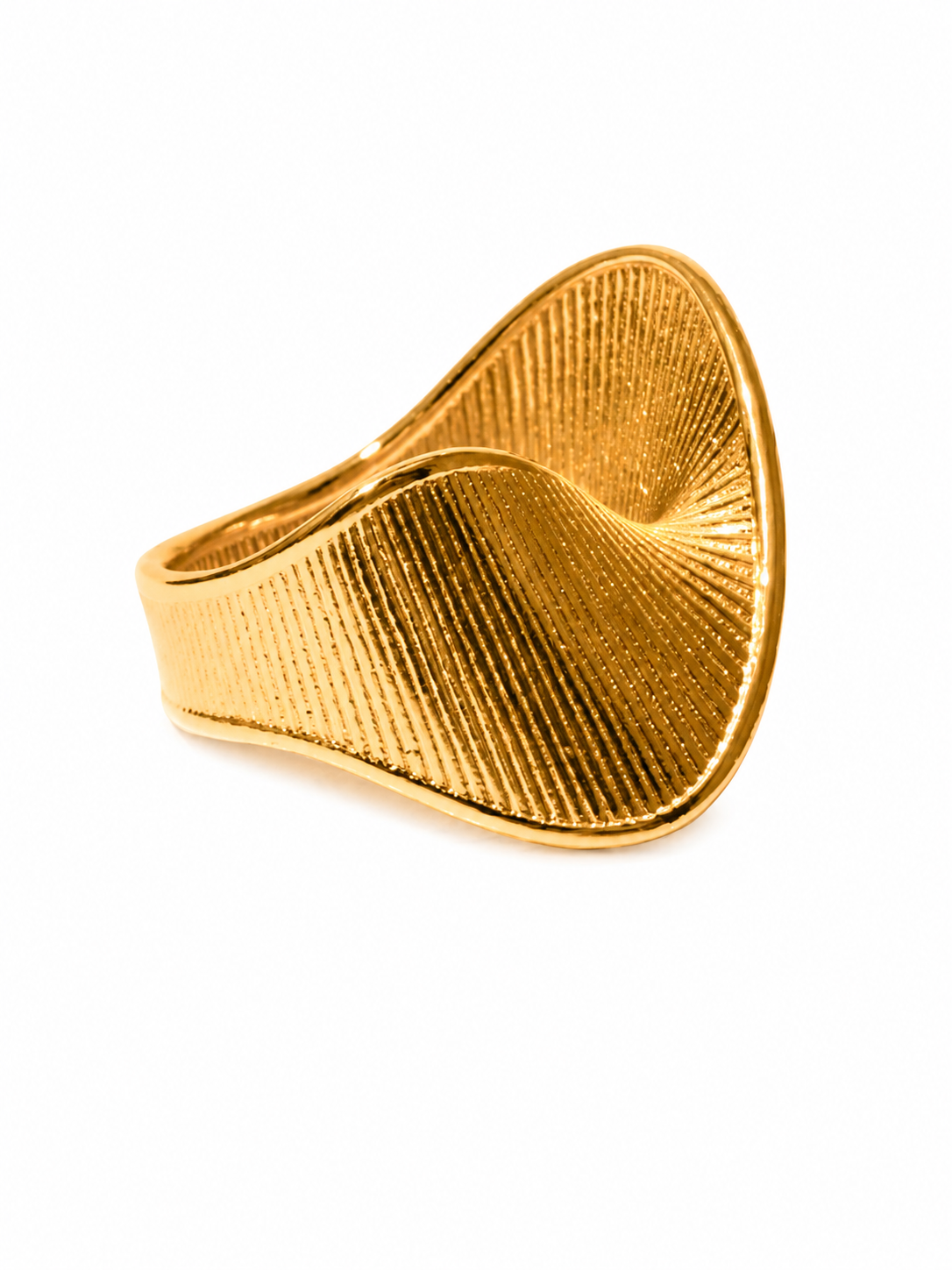 ANILLO SCULPTED DORADO TALLA 8