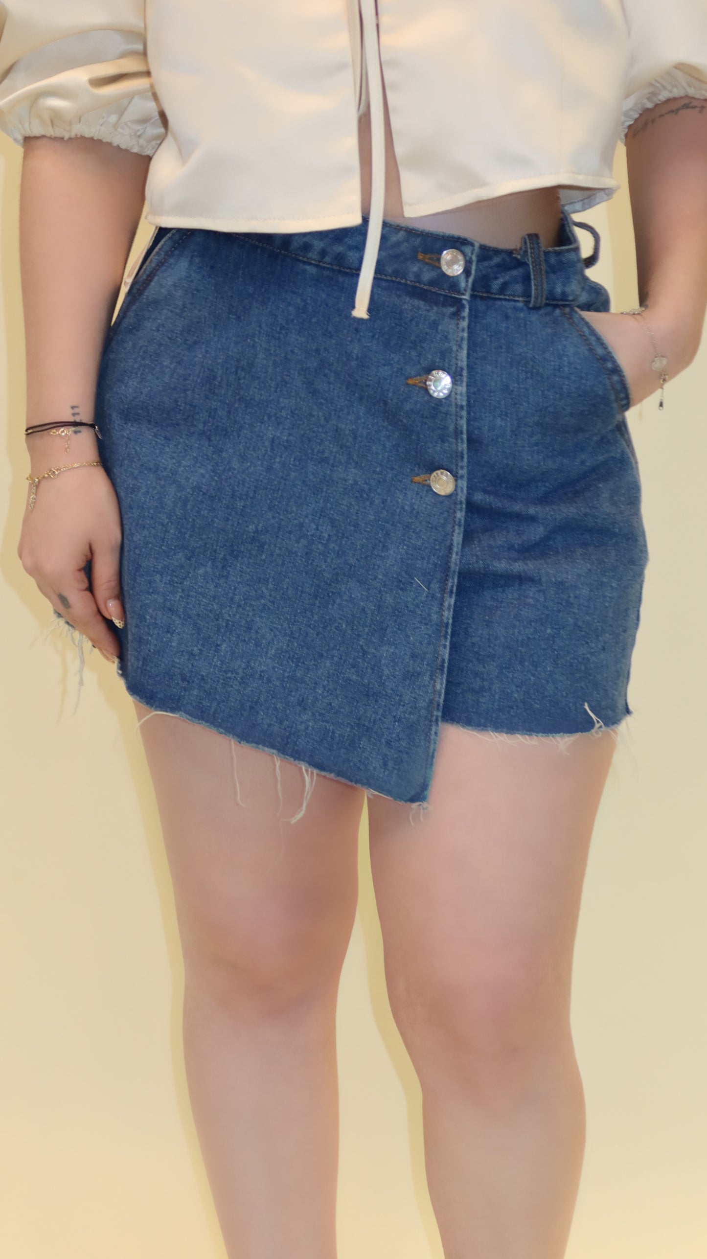 SHORT-FALDA CRUZADA BOTONES AZUL FUERTE