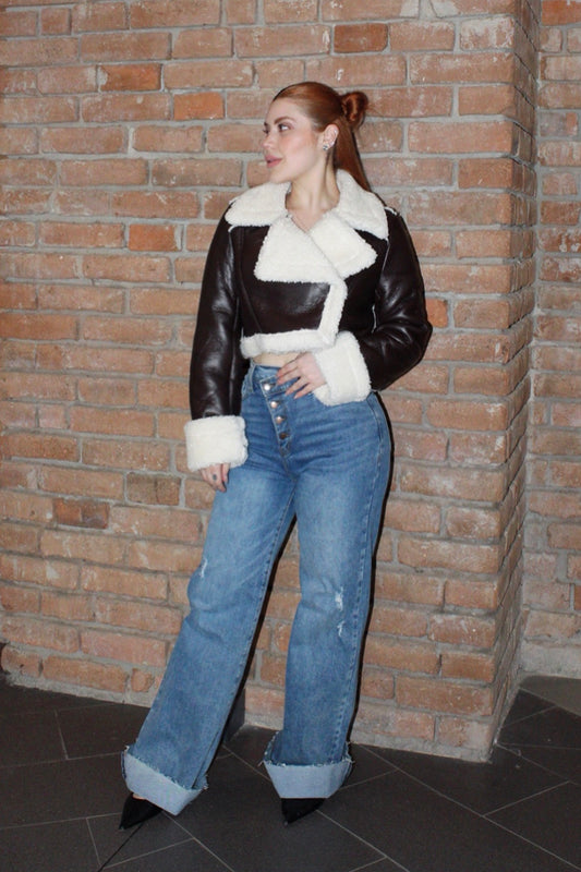 CHAMARRA CAFÉ TEJIDO INTERIOR CON BORREGUITO