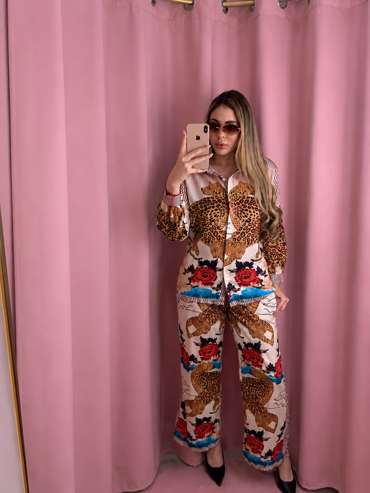 CONJUNTO LEOPARDOS Y FLORES