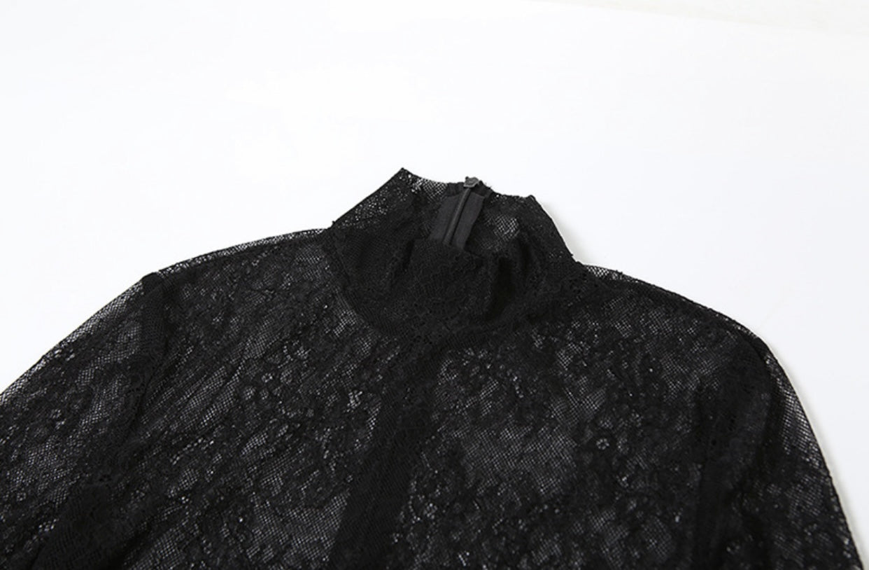 VESTIDO DE ENCAJE