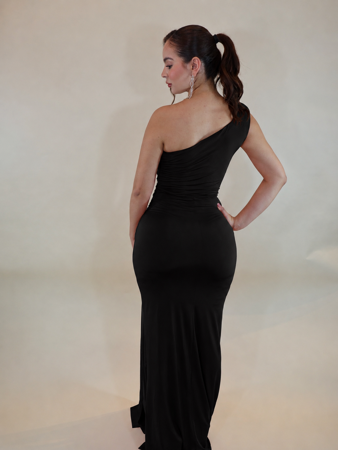 VESTIDO EVRA MAXI NEGRO
