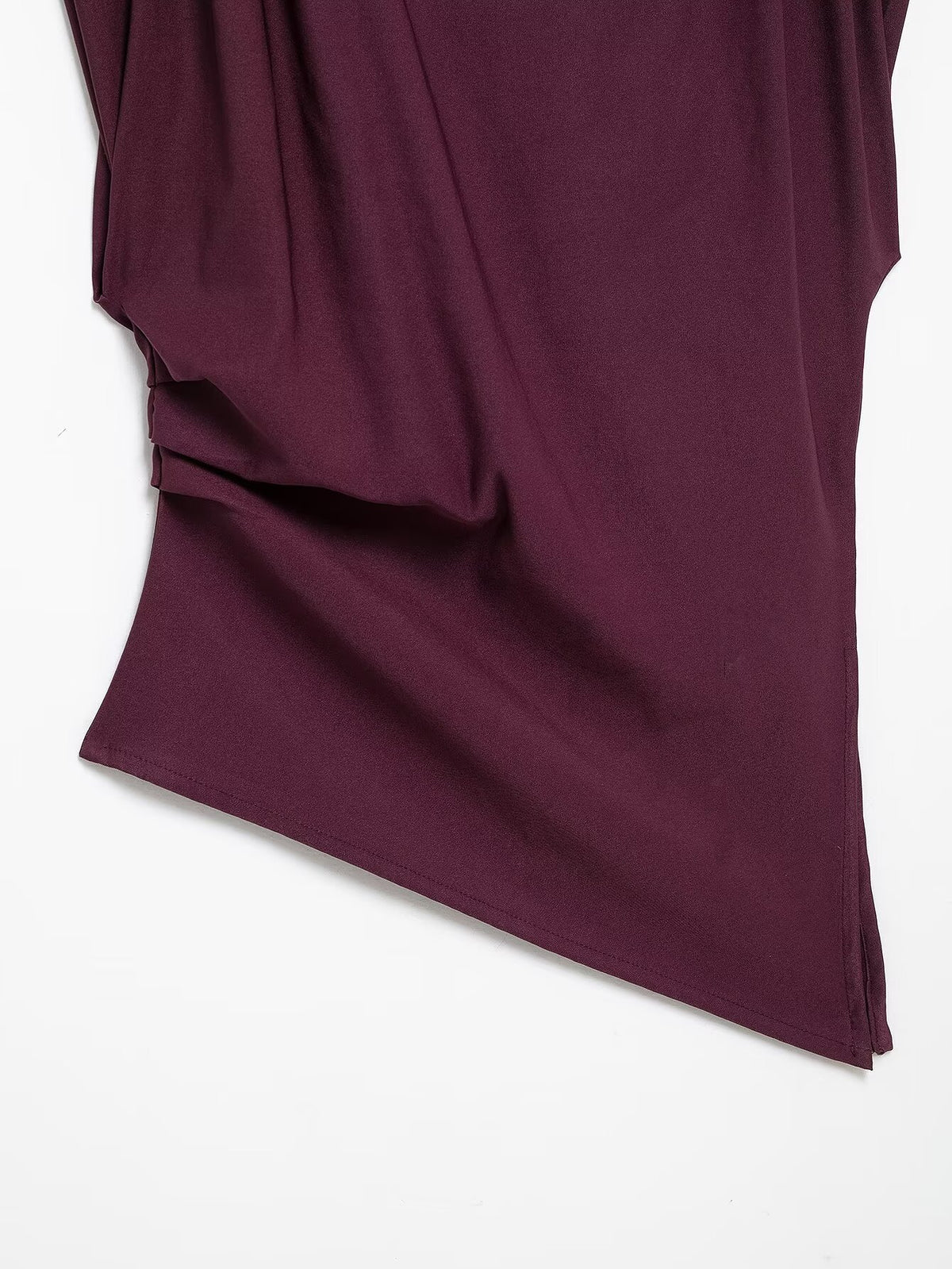 BLUSA GUINDA CON HOMBRERAS