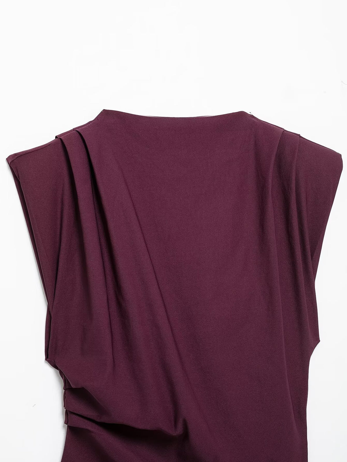 BLUSA GUINDA CON HOMBRERAS