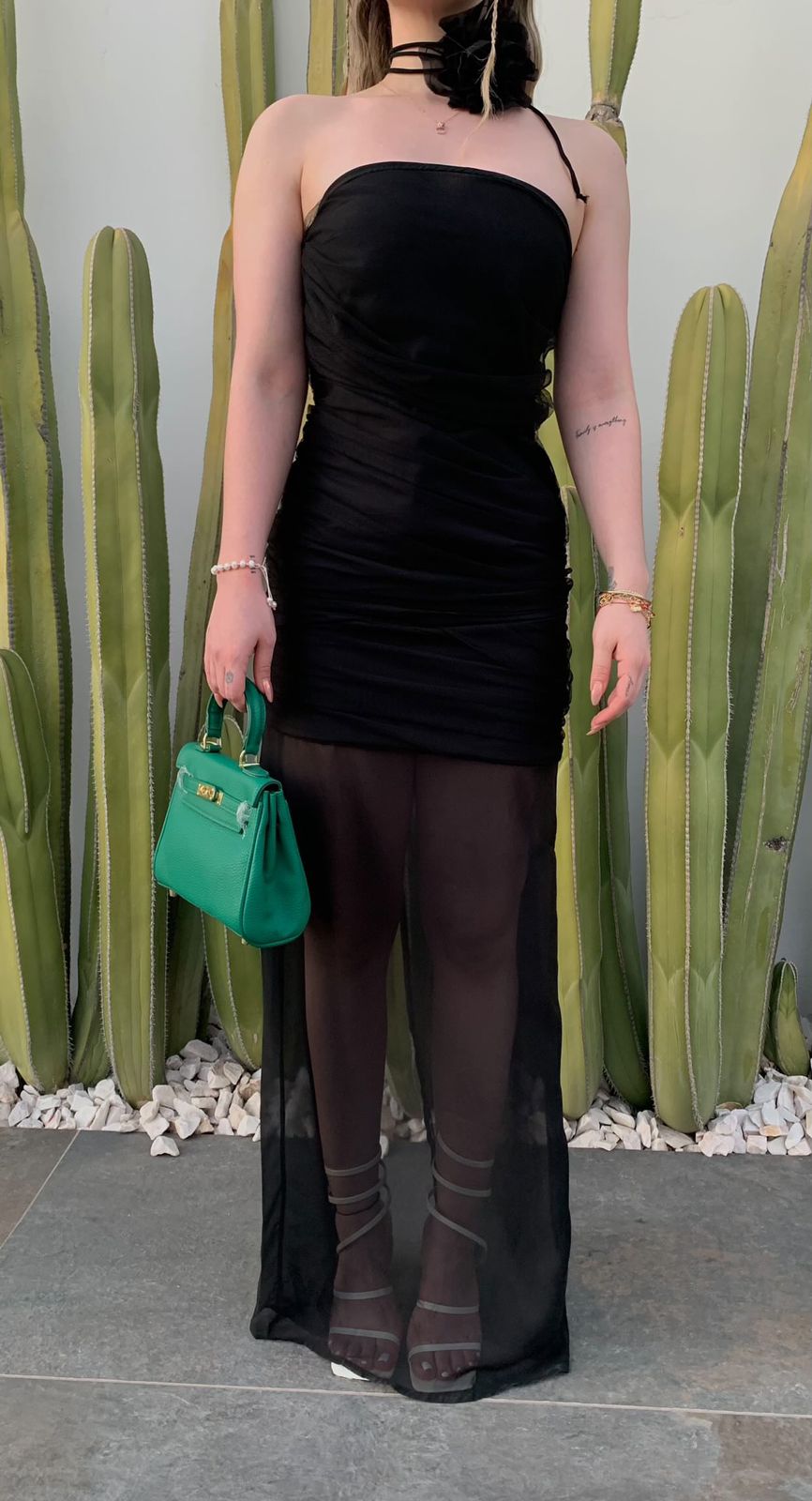 VESTIDO CON FLOR