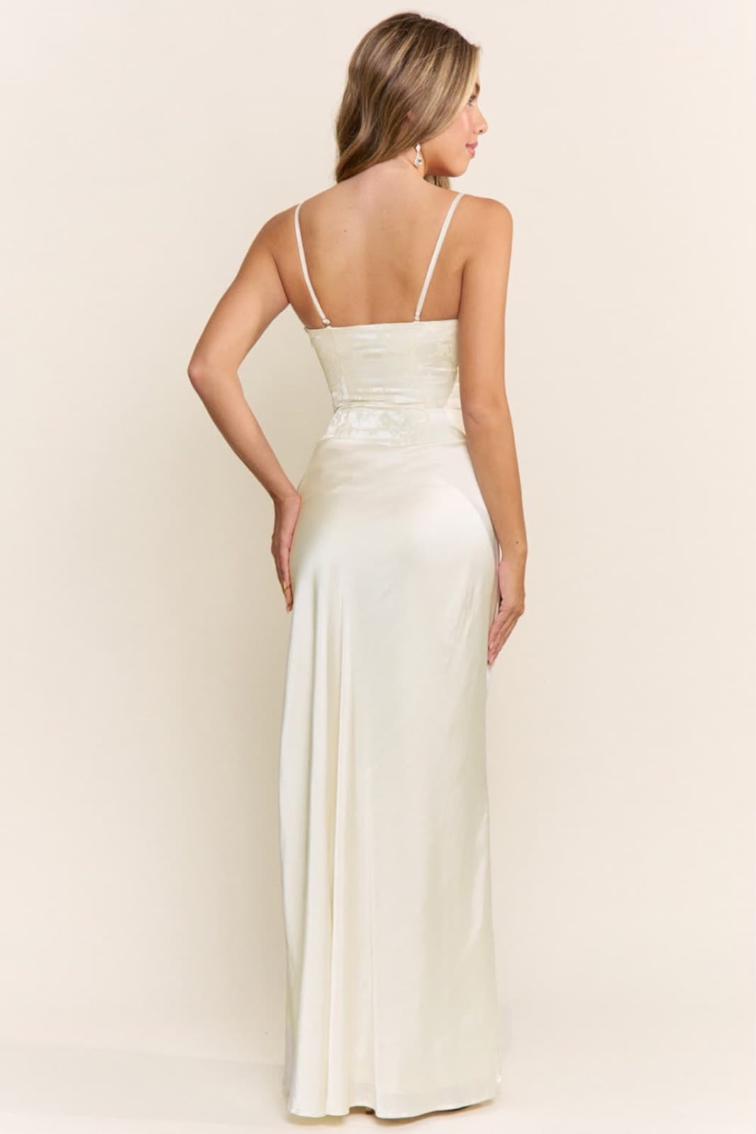 VESTIDO VENECIA COLOR PERLA MAXI